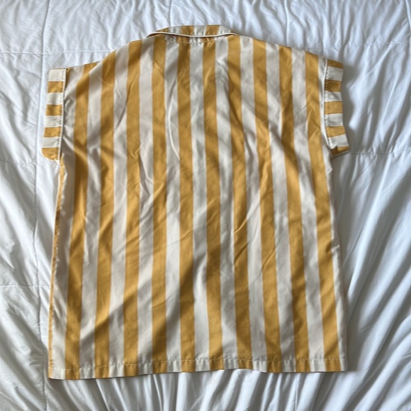 Love & Lore Yellow & White Striped Short Sleeve Button Down Shirt - Picture 3 of 4